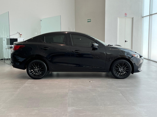 Mazda Mazda 2 Llantas 9